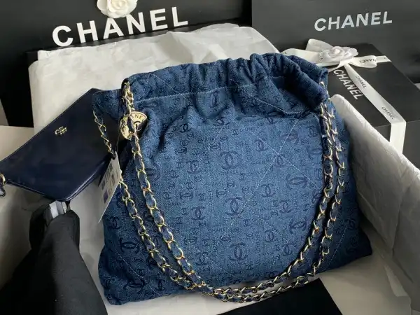 CHANEL 22 HANDBAG