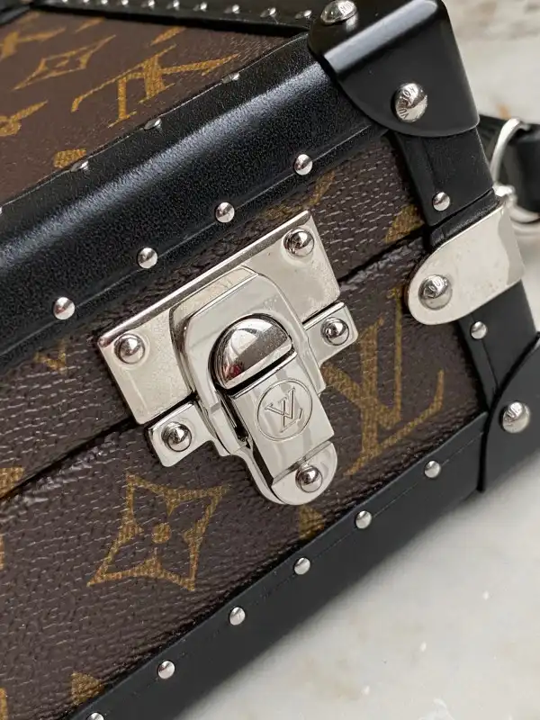 First bag ru LOUIS VUITTON CHANELUTCH BOX