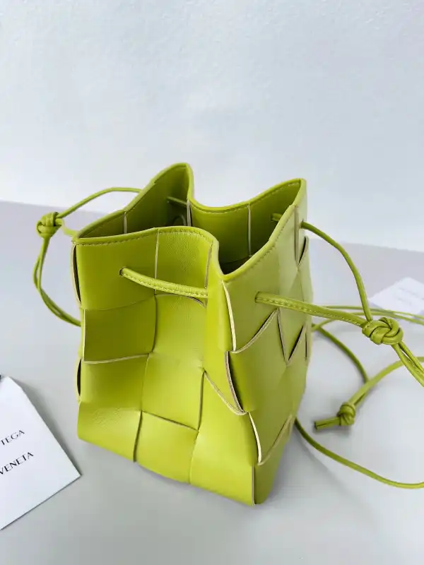 BOTTEGA VENETA Cassette Bucket Bag