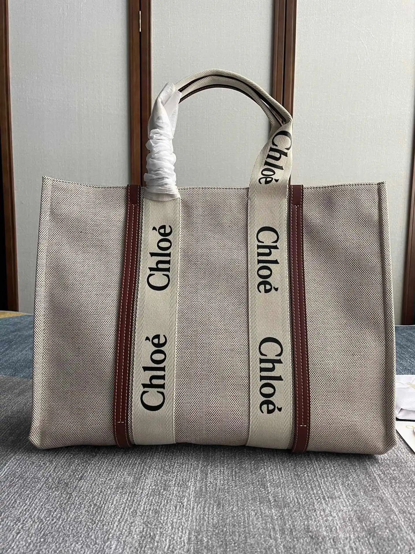 CHLOÉ LARGE WOODY TOTE BAG