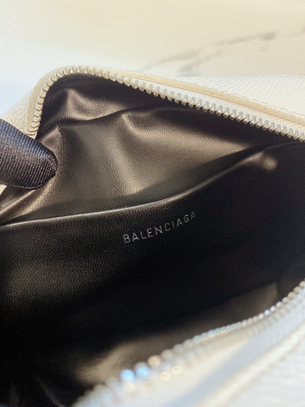 HOT SALE BALENCIAGA EVERYDAY CAMERA BAG XS