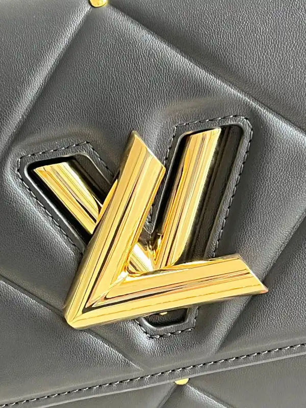 LOUIS VUITTON TWIST MM