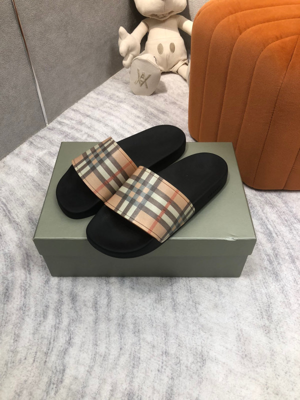 HOT SALE Burberry Vintage Check Slides