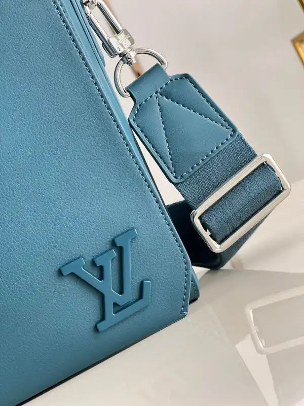 LOUIS VUITTON NEW MESSEAGE