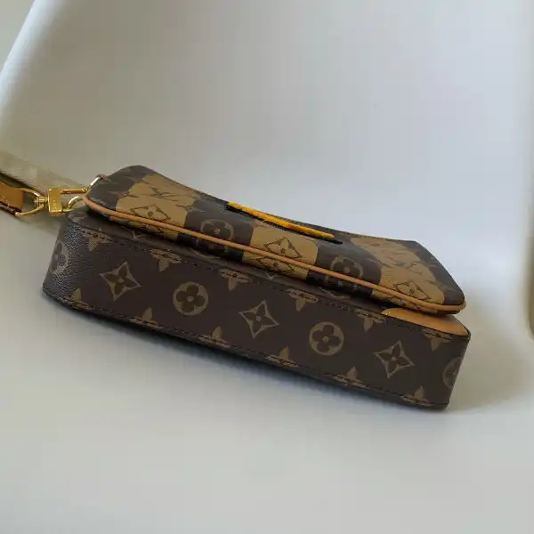 Aaa replica ru LOUIS VUITTON TRIO MESSENGER