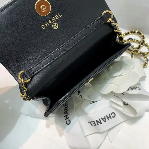 CHANEL CHANELUTCH WITH CHAIN