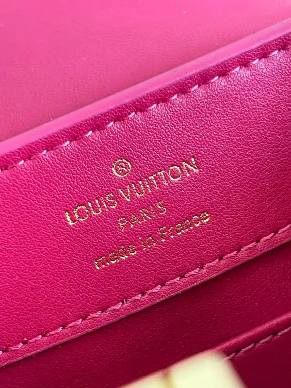 LOUIS VUITTON CAPUCINES MINI