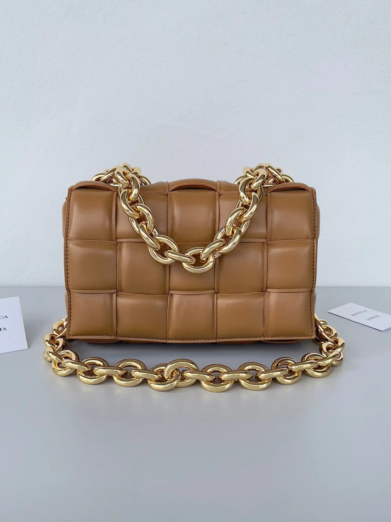 Firstbag Ru BOTTEGA VENETA THE CHAIN CASSETTE