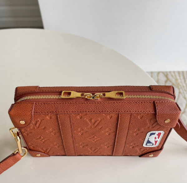 HOT SALE LOUIS VUITTON LVXNBA SOFT TRUNK WEARABLE WALLET