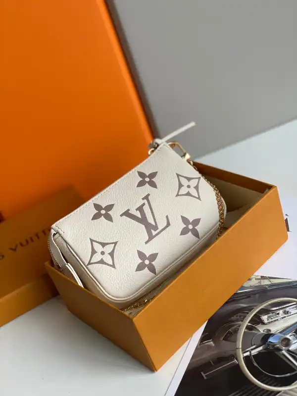 Affordable LOUIS VUITTON MINI POCHETTE ACCESSOIRES