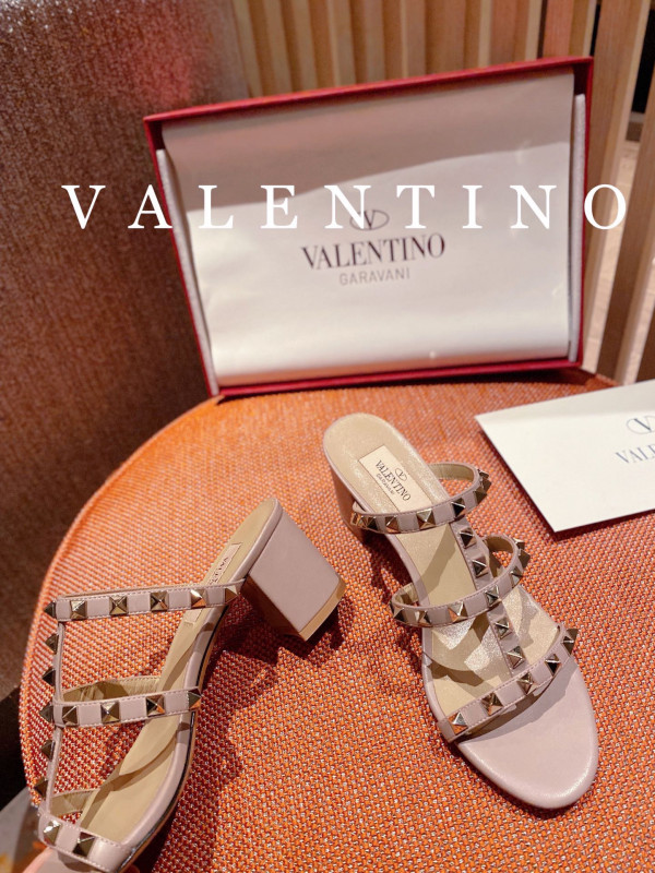 HOT SALE VALENTINO ROCKSTUD CALFSKIN LEATHER SLIDE SANDAL