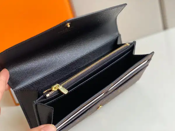 Rep LOUIS VUITTON SARAH WALLET