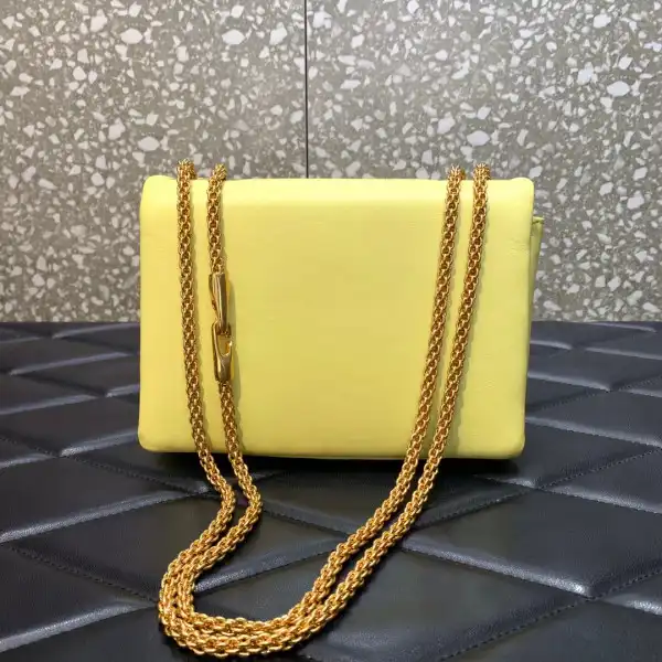 Frstbag ru VALENTINO ONE STUD BAG WITH CHAIN