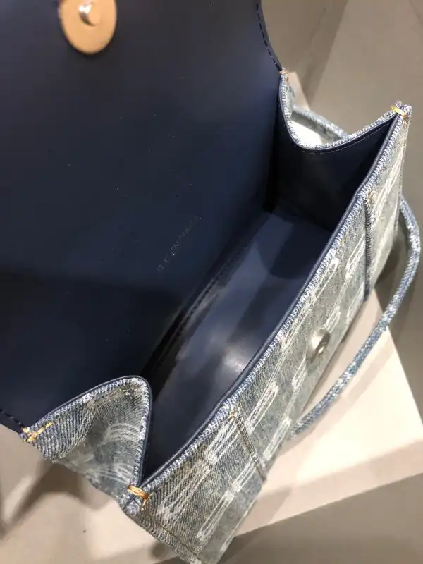 First bag ru BALENCIAGA HOURGLASS