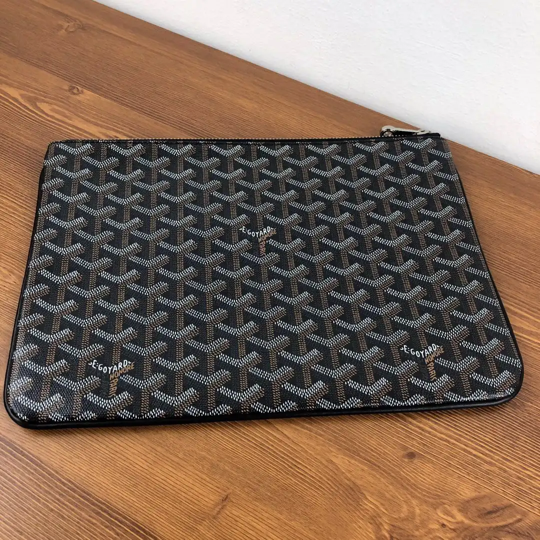 GOYARD SENAT POUCH