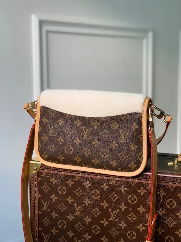 Frstbag ru LOUIS VUITTON Nano Diane