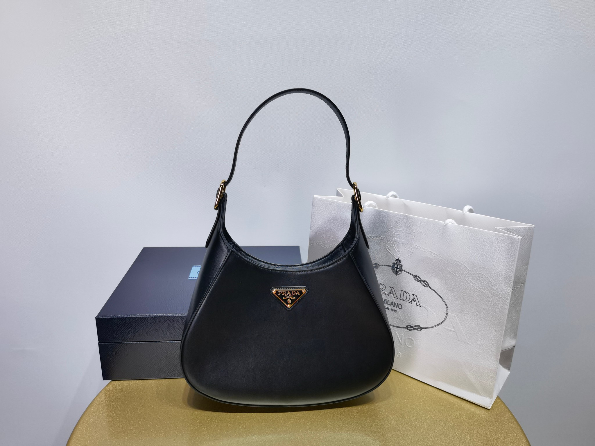 HOT SALE Prada Leather shoulder bag