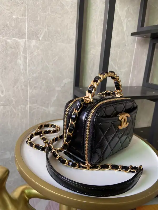 CHANEL SMALL VANITY CASE