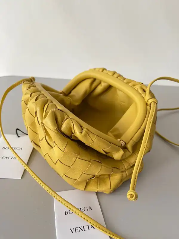 BOTTEGA VENETA MINI POUCH