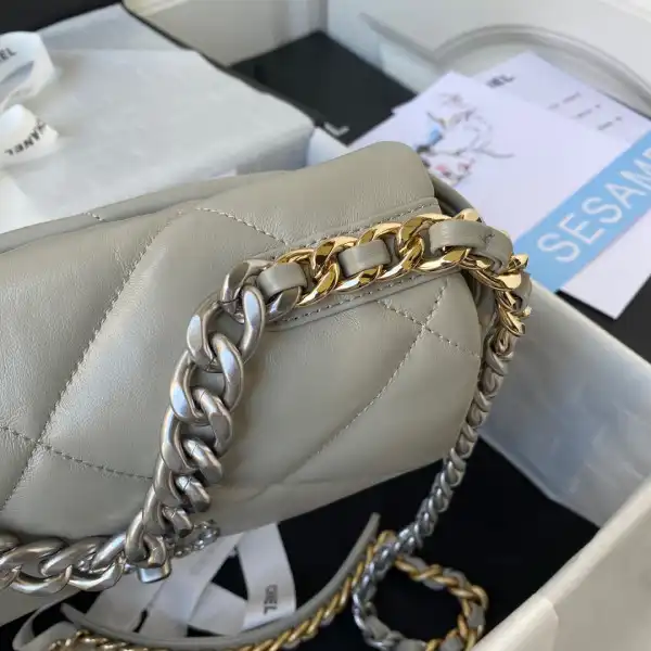 CHANEL 19 FLAP BAG