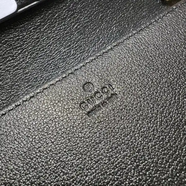 GUCCI GG wallet with chain