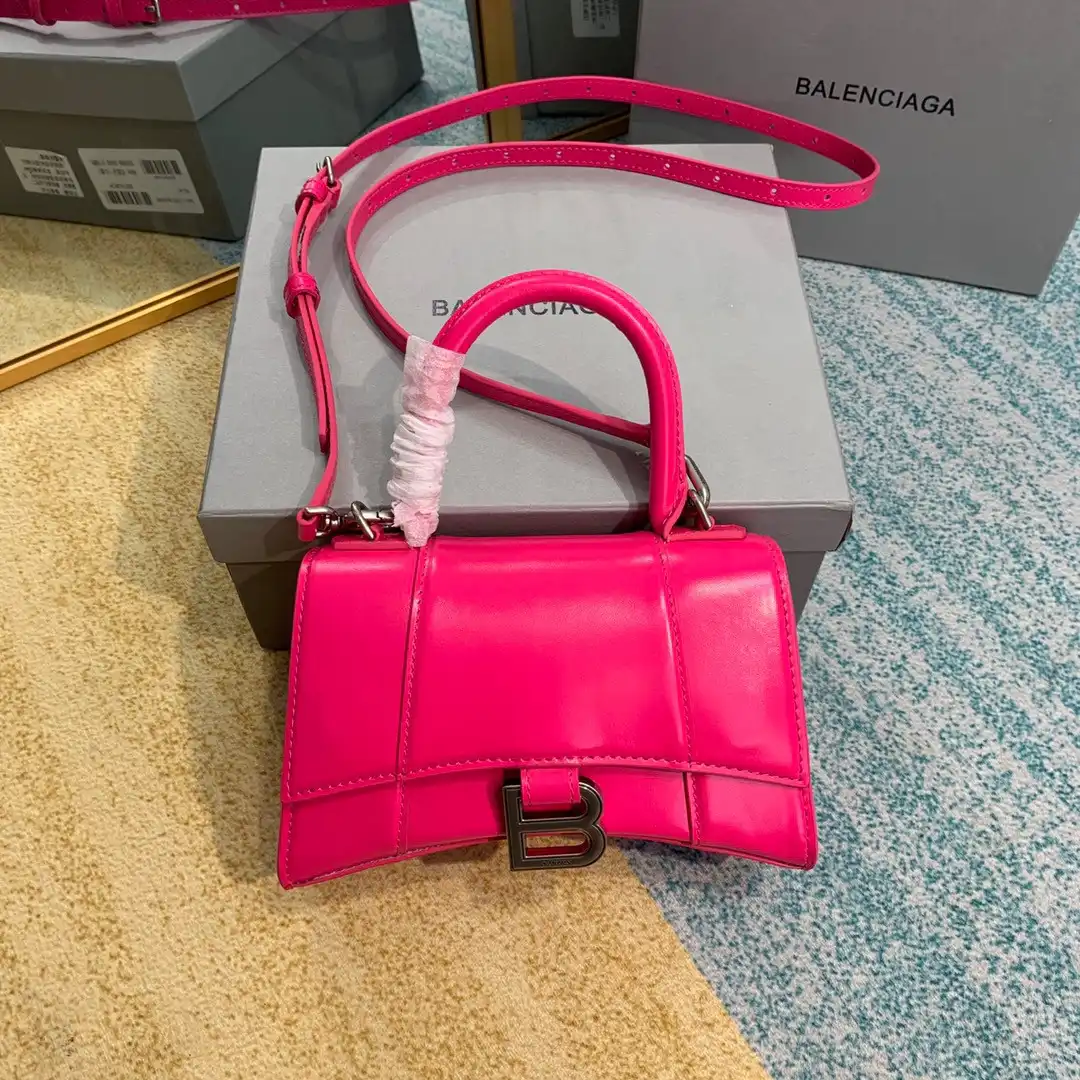 First bag ru BALENCIAGA HOURGLASS