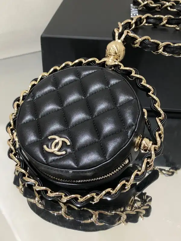 Firstbag Ru CHANEL CHANELUTCH WITH CHAIN