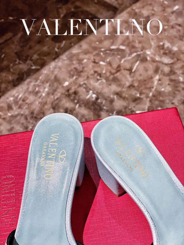 HOT SALE VALENTINO VLOGO SIGNATURE SLIDE SANDAL