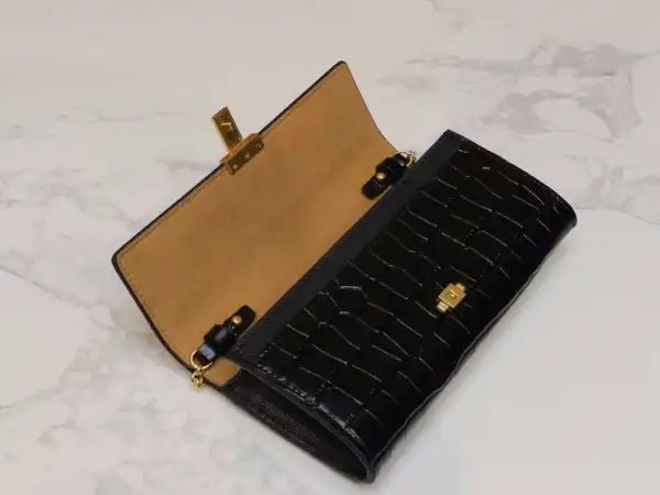 TORY BURCH CHAIN WALLET