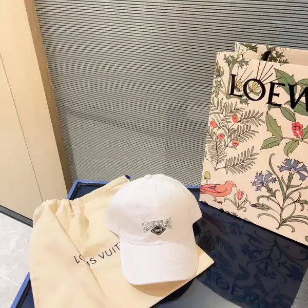 First bag ru BALENCIAGA LOGO CAP