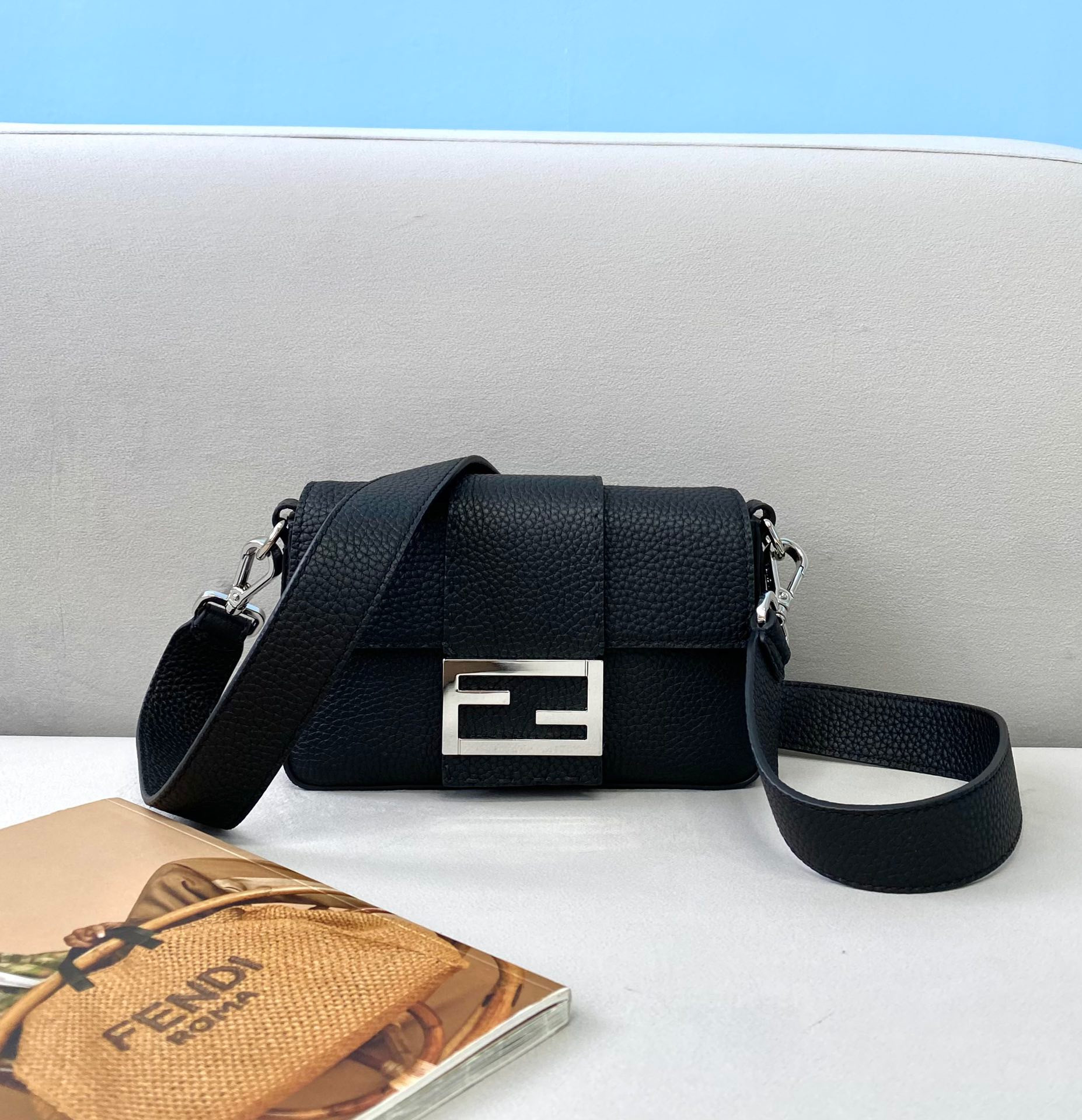 HOT SALE FENDI BAGUETTE