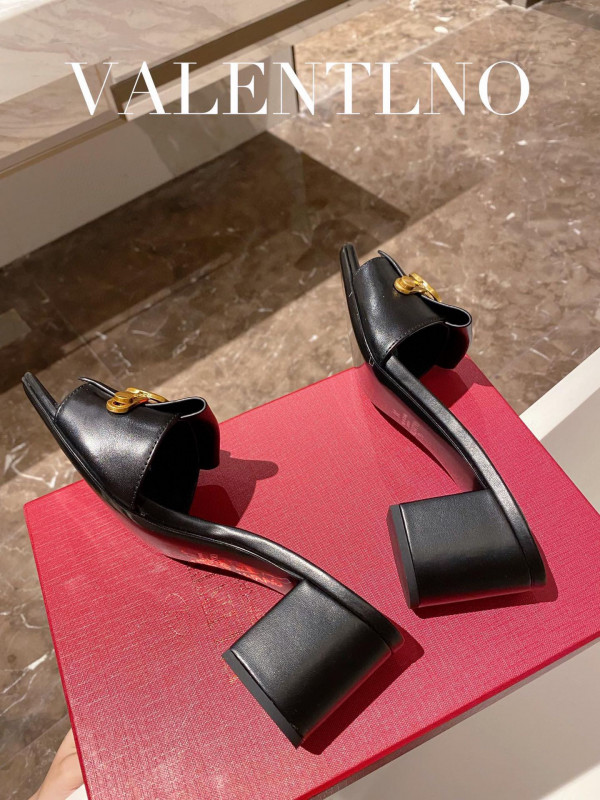 VALENTINO VLOGO SIGNATURE SLIDE SANDAL