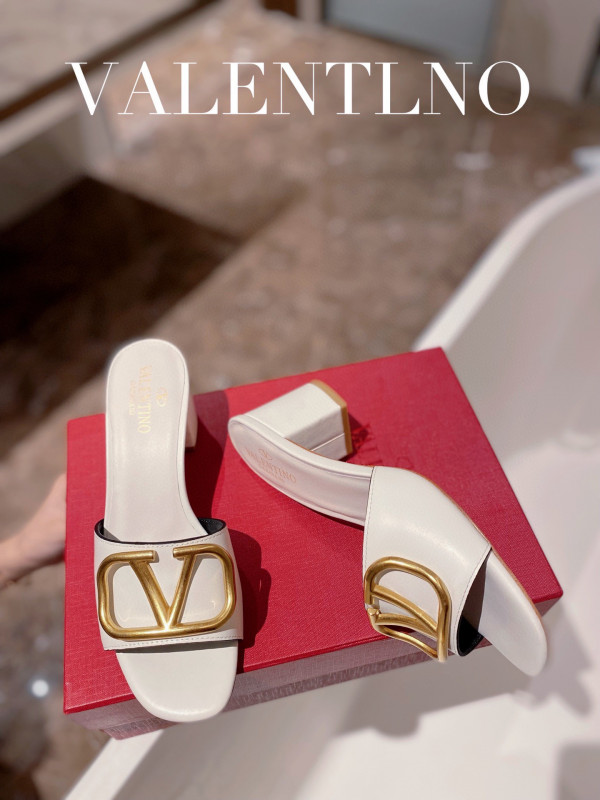 VALENTINO VLOGO SIGNATURE SLIDE SANDAL