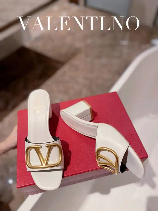 Yupoo bagsoffer VALENTINO VLOGO SIGNATURE SLIDE SANDAL