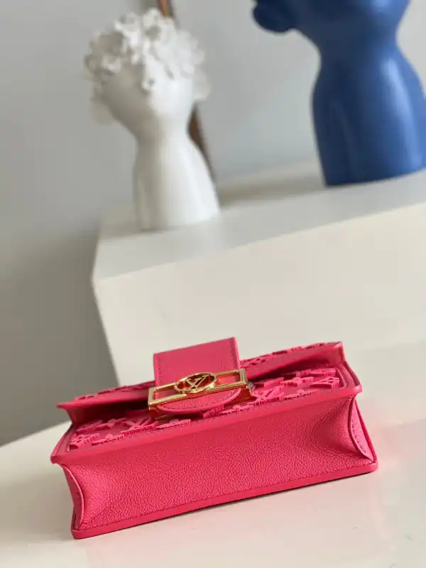 First bag ru LOUIS VUITTON MINI DAUPHINE