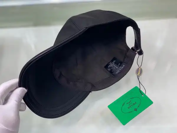 Bagsoffer PRADA HAT