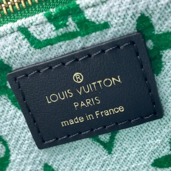 LOUIS VUITTON ONTHEGO PM