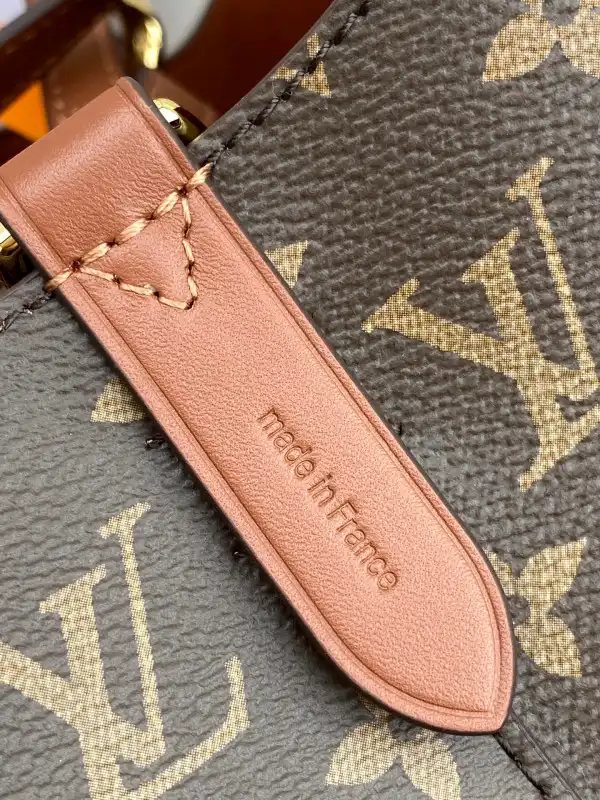 LOUIS VUITTON NÉONOÉ