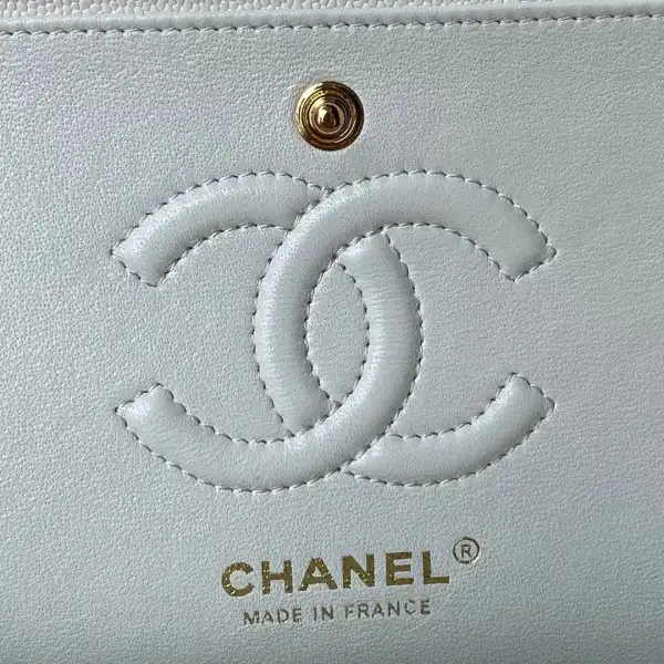 CHANEL FLAP BAG 23CM