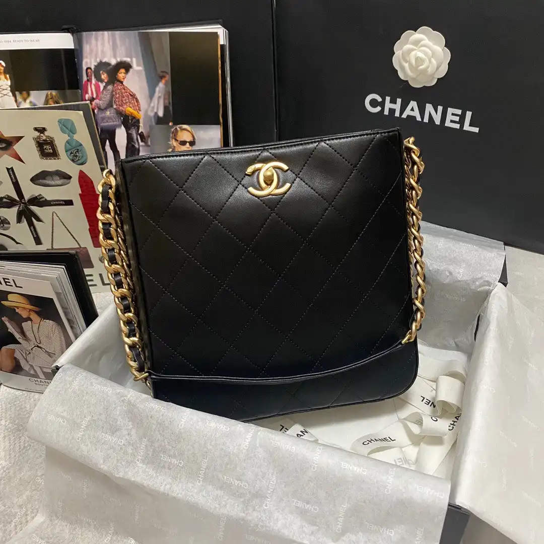 CHANEL HIPPIE BAG