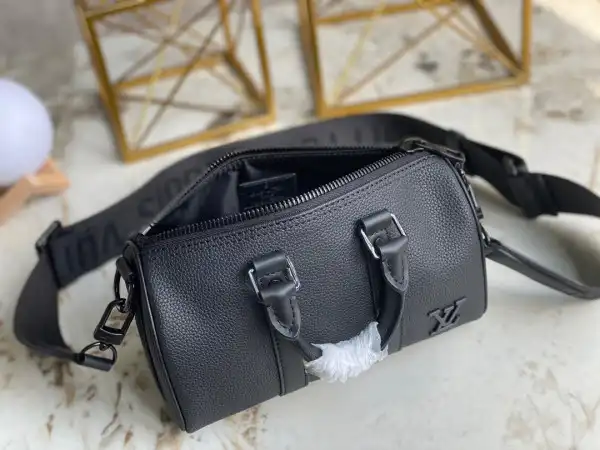 First bag ru Louis Vuitton CITY KEEPALL