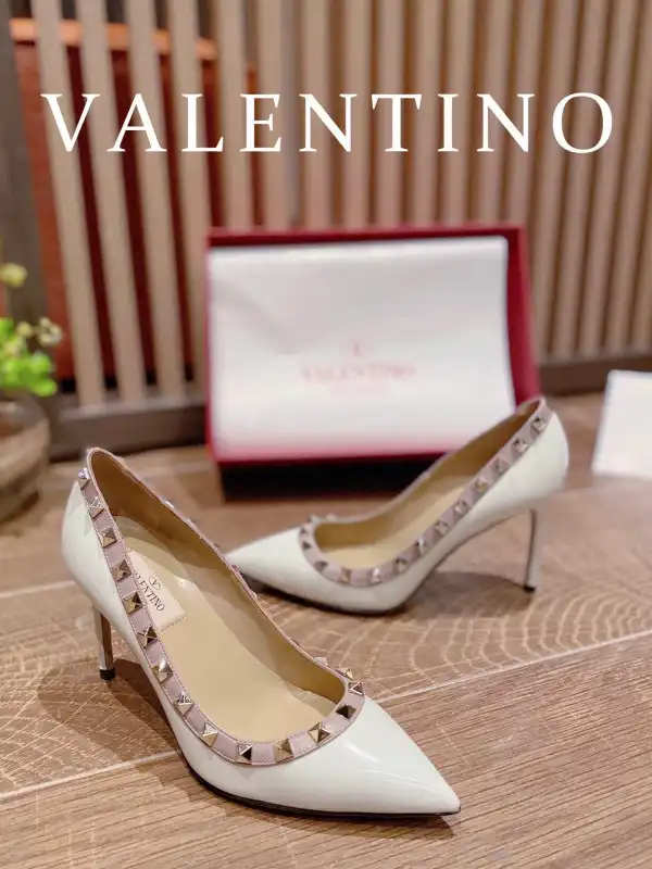 Bagsoffer VALENTINO ROCKSTUD HIGH HEELS