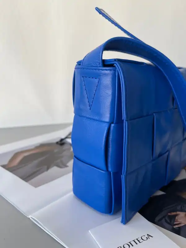 Frstbag ru BOTTEGA VENETA CASSETTE