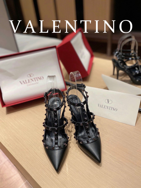 HOT SALE VALENTINO ROCKSTUD SANDAL