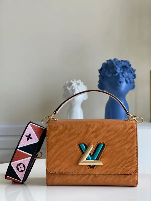 Firstbag Ru LOUIS VUITTON TWIST MM