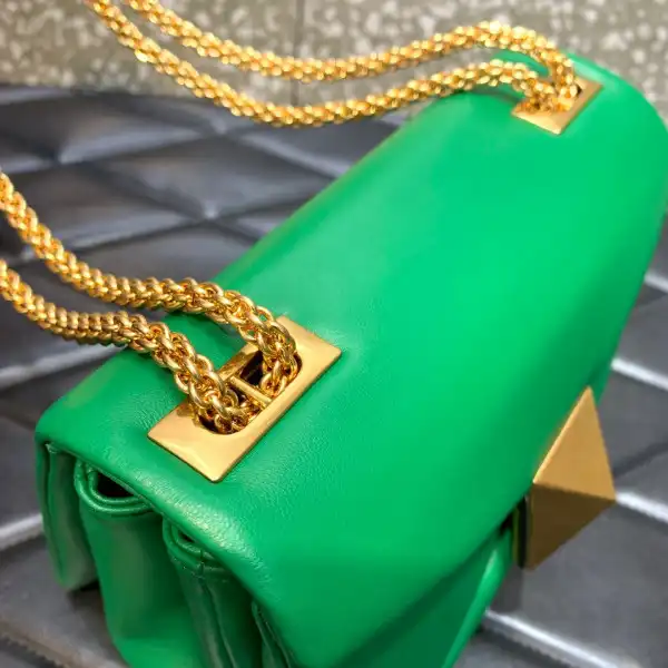 VALENTINO ONE STUD BAG WITH CHAIN