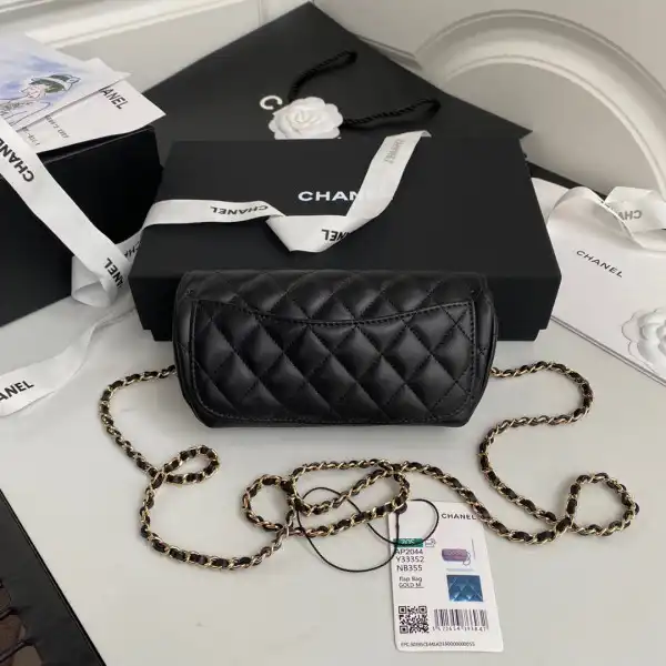 CHANEL GLASSES CASE WITH CHANELASSIC CHAIN