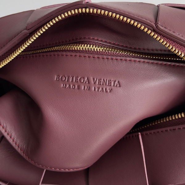 HOT SALE BOTTEGA VENETA BRICK CASSETTE