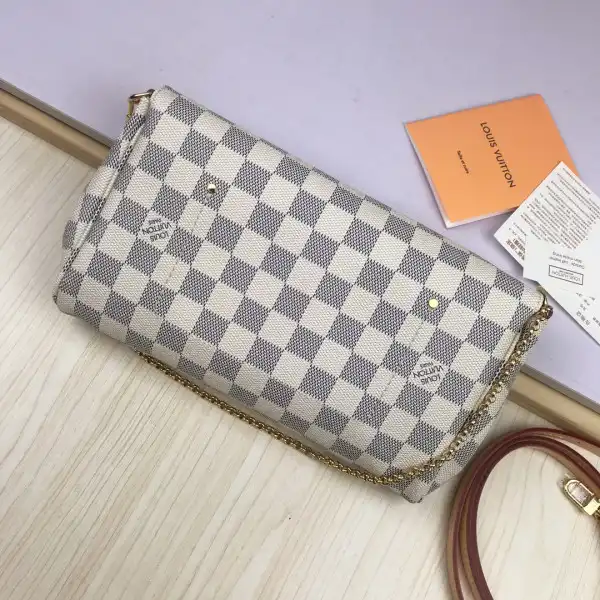 First bag ru Louis Vuitton Favorite MM