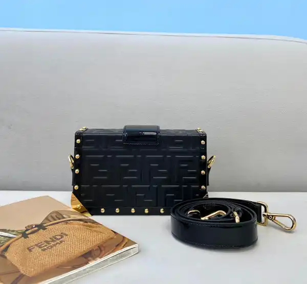 FENDI BAGUETTE TRUNK MINI